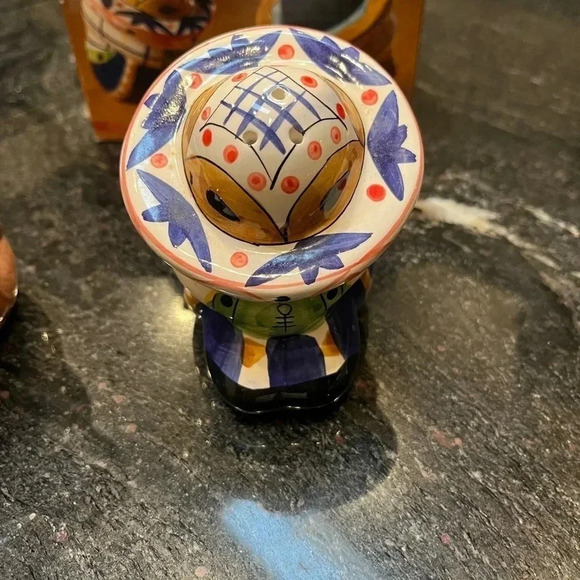 Bright Colorful Sombrero Salt & Pepper Shakers - Picture 4 of 9